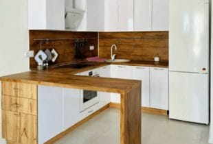 Кухня с барной стойкой Санрайз 1,6х2,4х1,6 м