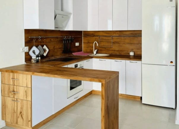 Кухня с барной стойкой Санрайз 1,6х2,4х1,6 м