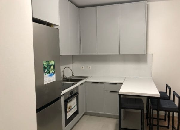 Кухня с барной стойкой Адора 2,3х1,8 м