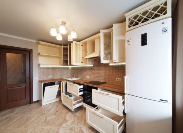 Угловая кухня Мкаэла 1,4×2,8 м